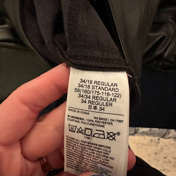 Gap Vintage Slim High Rise Vegan Leather Pants -- Black -- 18/34 - Picture 7 of 7